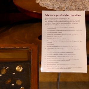 Vitrine Biedermeierzimmer